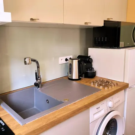 Renove, Clim, Wifi, Parking Proche Διαμέρισμα