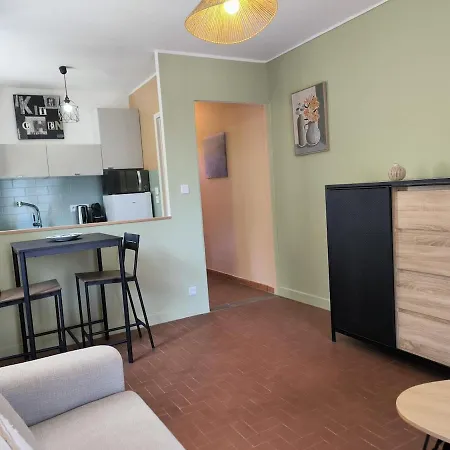 아파트 Renove, Clim, Wifi, Parking Proche